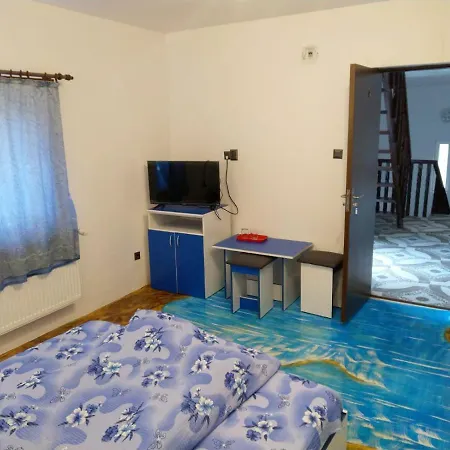 Casa Milos Si Fiul